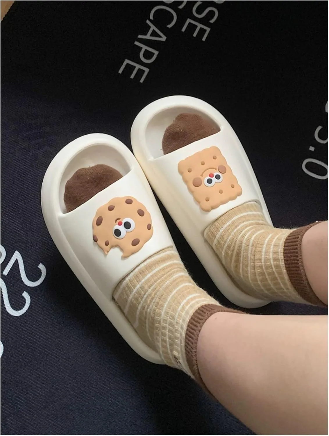 CEINOM Cute Biscuit Pillow slipper cloud slides Cloud Slippers for Women Indoor Outdoor Platform Shoes home house slippers