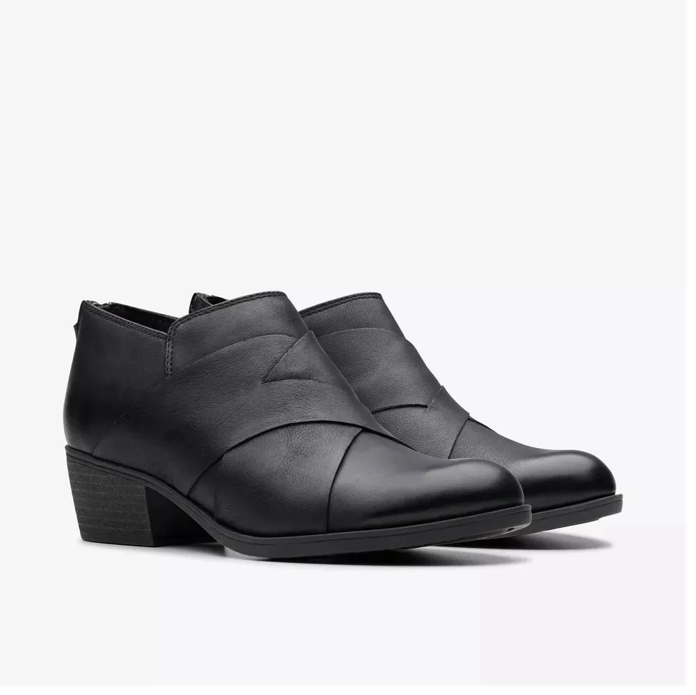 Clarks Women's Charlten Gema Black Leather 26179568