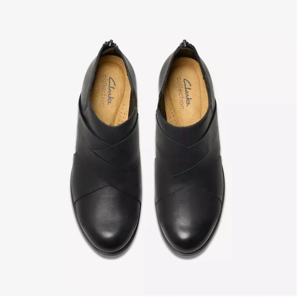 Clarks Women's Charlten Gema Black Leather 26179568