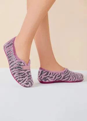 Comfort width slipper in plush mesh