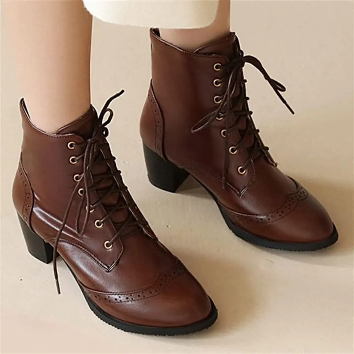 Elbslutt Women's Wingtip Booties Lace Up Chunky Heeled Ankle Boots Round Toe Block Heels Vintage Shoes