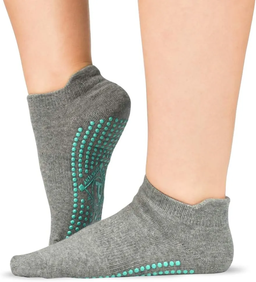 ELUTONG Pilates Non Slip Grip Socks for Women 4 Pairs Yoga Barre Ballet Workout Hospital Grippy Sock