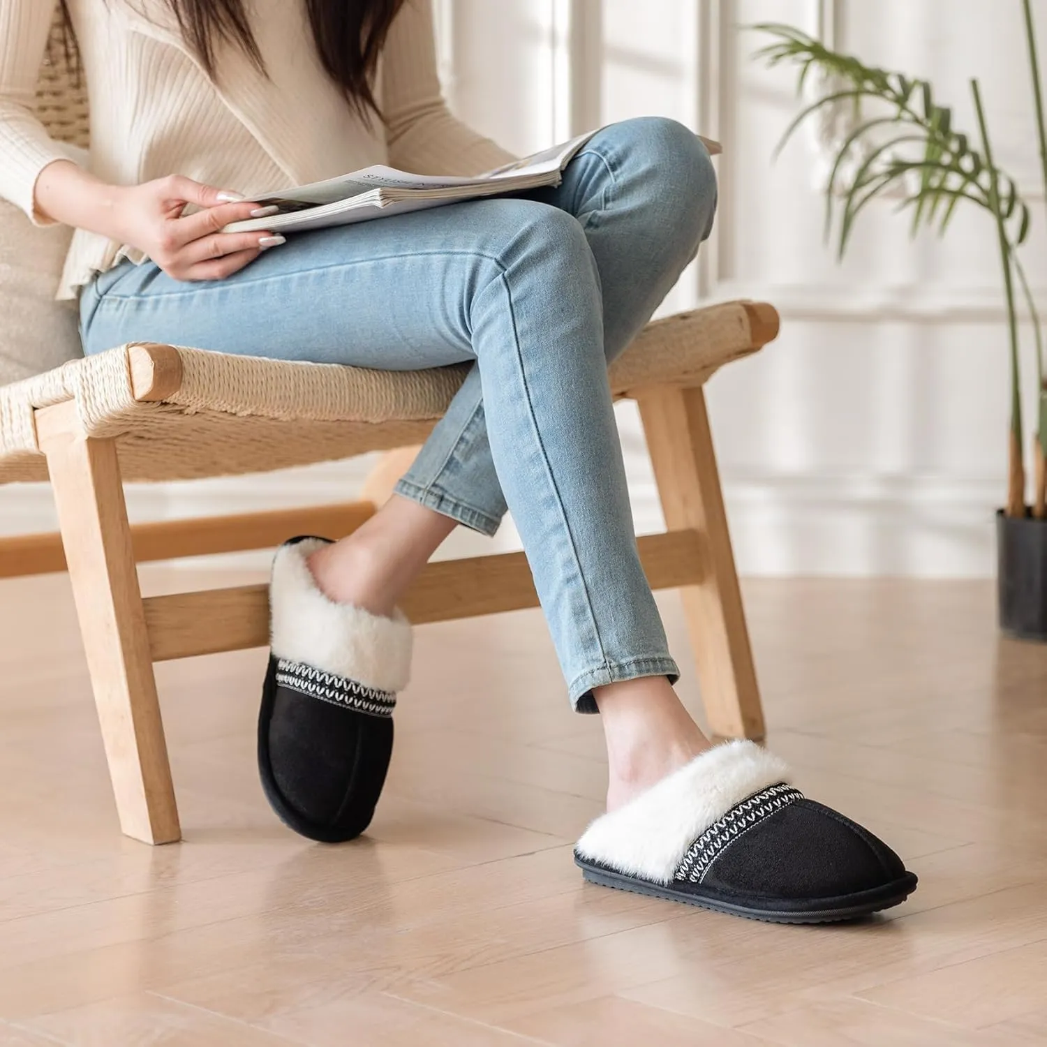 Fuzzy Slippers for Women with Memory Foam Warm Winter Suede House Slippers Indoor Outdoor Gifts For Women Faux Fur Anti-Skid