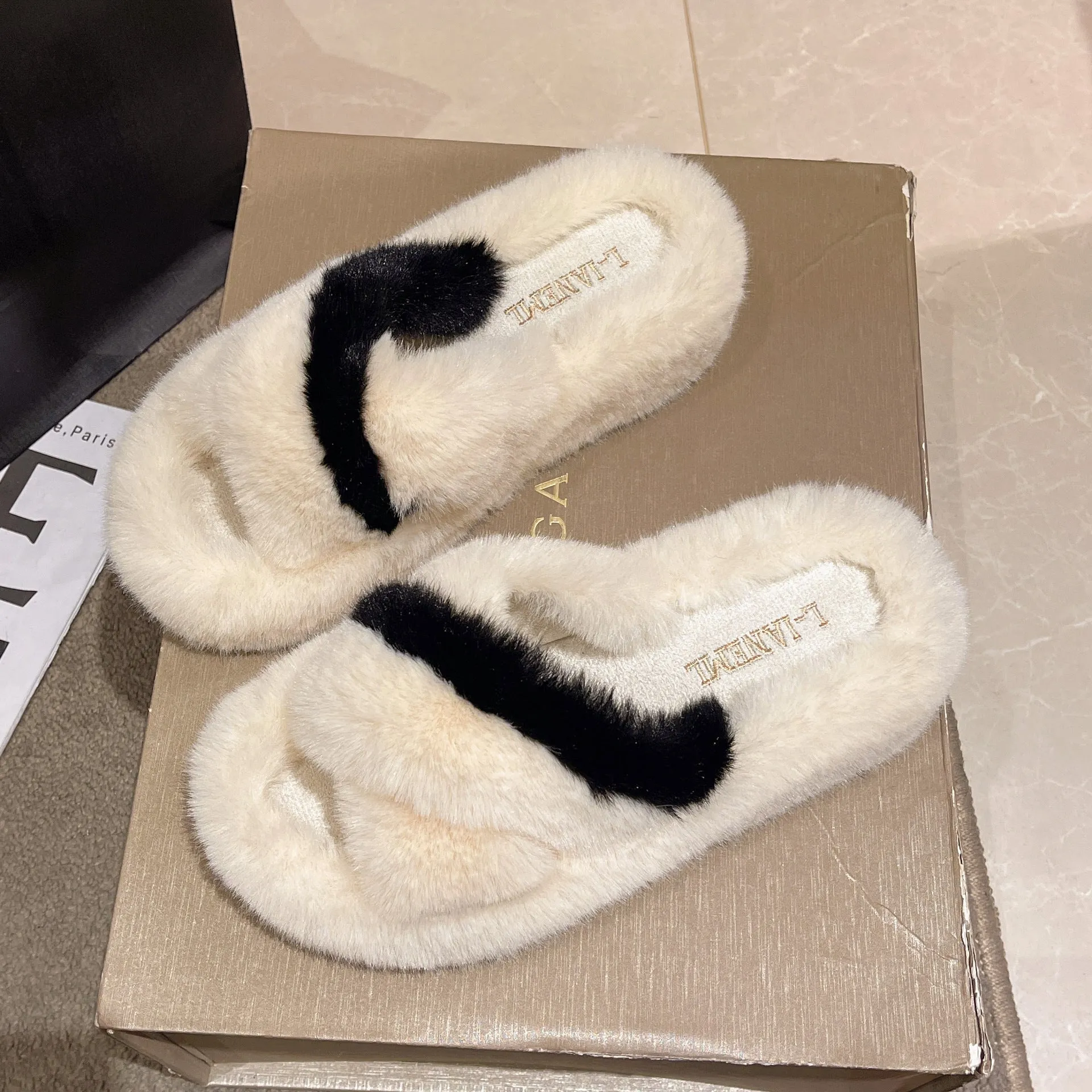 INS Fashion Fur Slides Women Fur House Slippers Warm Fur Designer Slippers