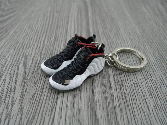 mini sneaker keychains Foam (10 colorways) 5 cm