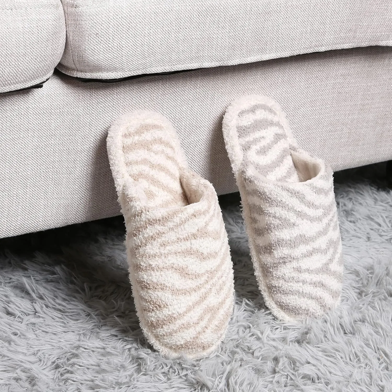 MIRMARU Women’s Animal Print Comfort Fluffy Fuzzy Slip-on House Slippers Open Toe Cross Band Indoor Outdoor Non-Slip Slippers for Women