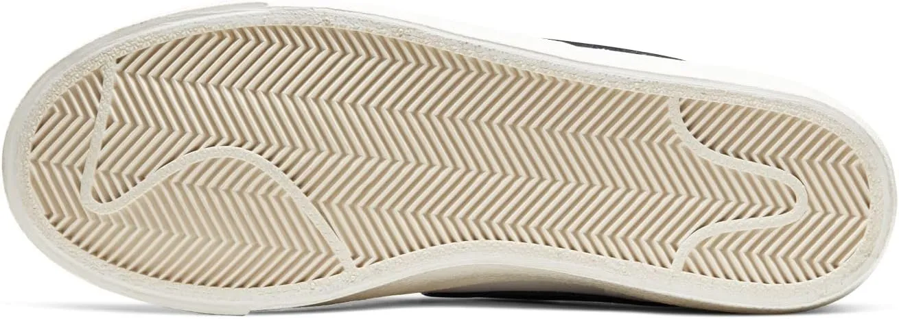 Nike Women's Sneaker, Medium