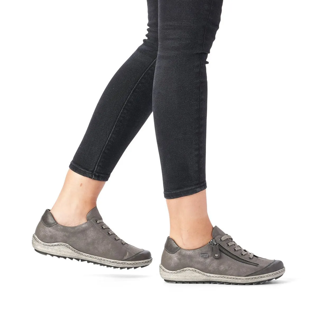 R1402 Lace Up Shoe