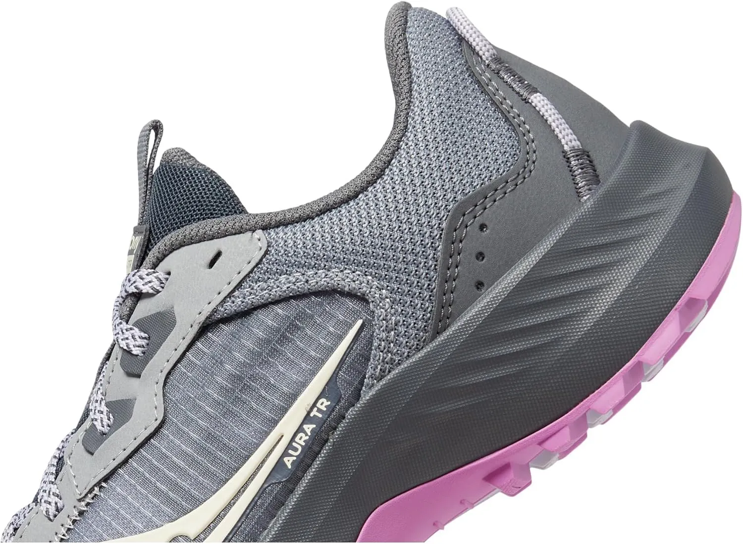 Saucony Women's Aura Tr Sneaker