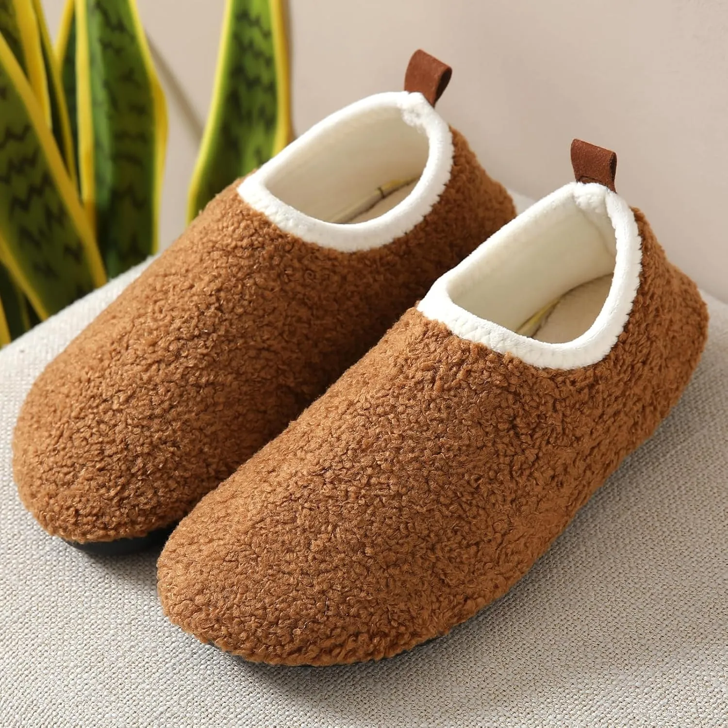 sazujinwu Women's House Shoes Fuzzy Fur Slippers Casual Non Slip Men's Barefoot Slipper Socks Warm Closed Lightweight and Breathable Indoor Outdoor Shoes