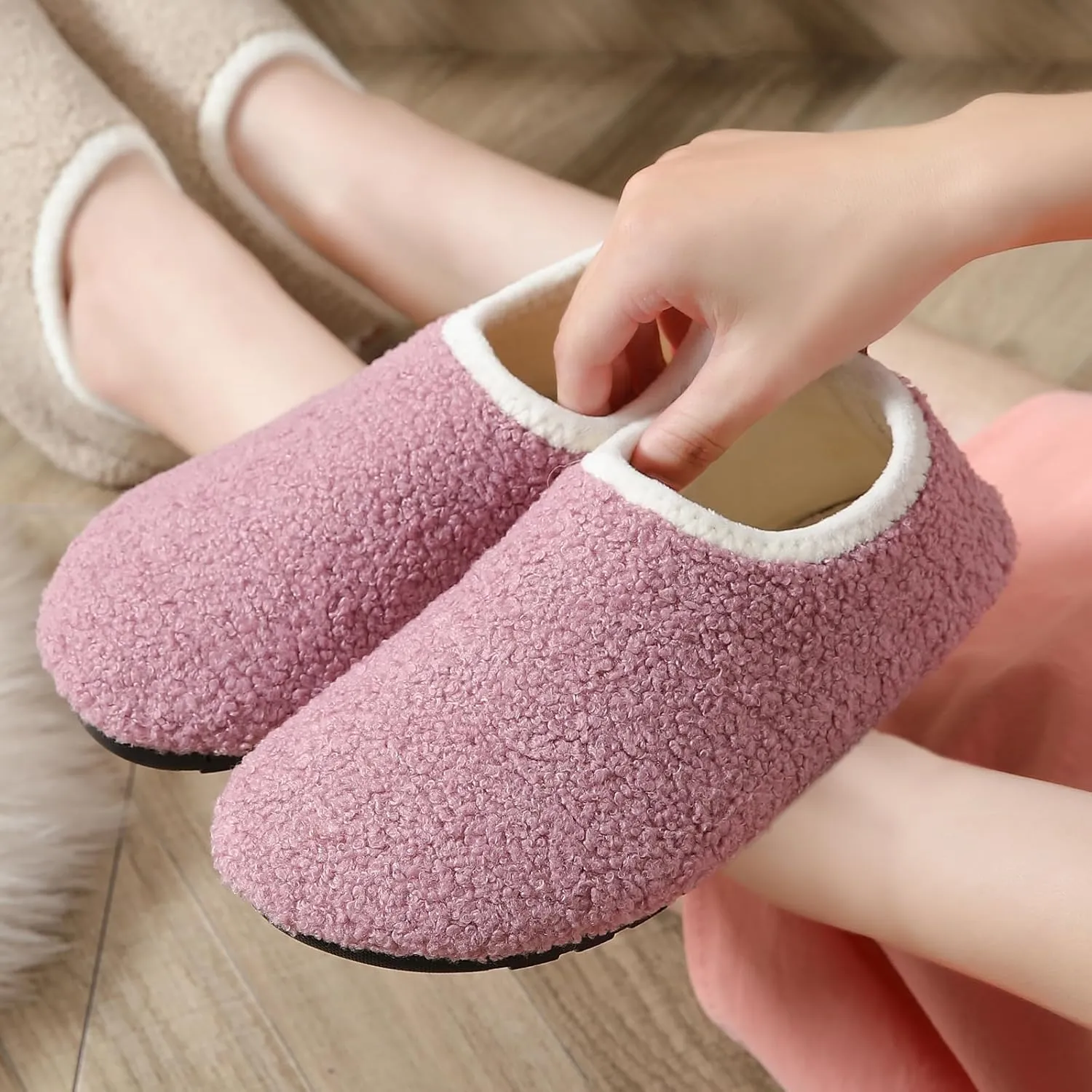 sazujinwu Women's House Shoes Fuzzy Fur Slippers Casual Non Slip Men's Barefoot Slipper Socks Warm Closed Lightweight and Breathable Indoor Outdoor Shoes