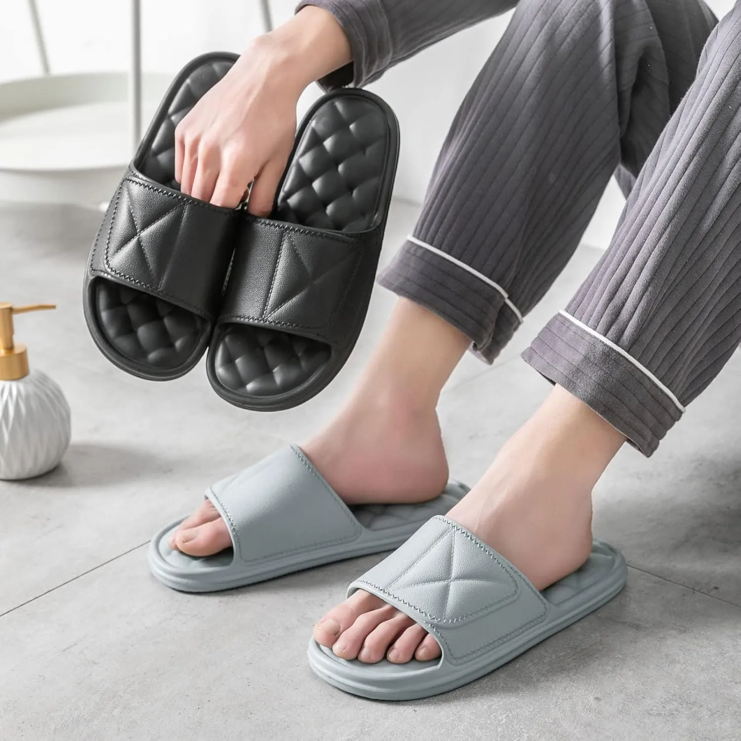 Therapeutic Massage Slippers,Acupressure Foot Massager,Summer Breathable EVA Slippers, Bathroom Non-Slip Massage Home Shoes,Blue B,41-42