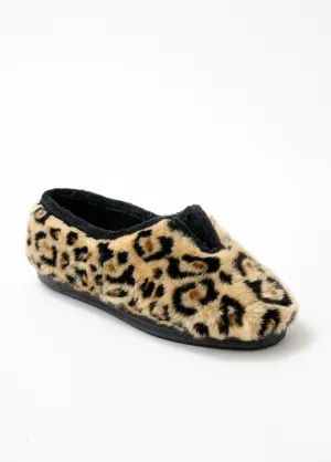 Wide slip-on slippers